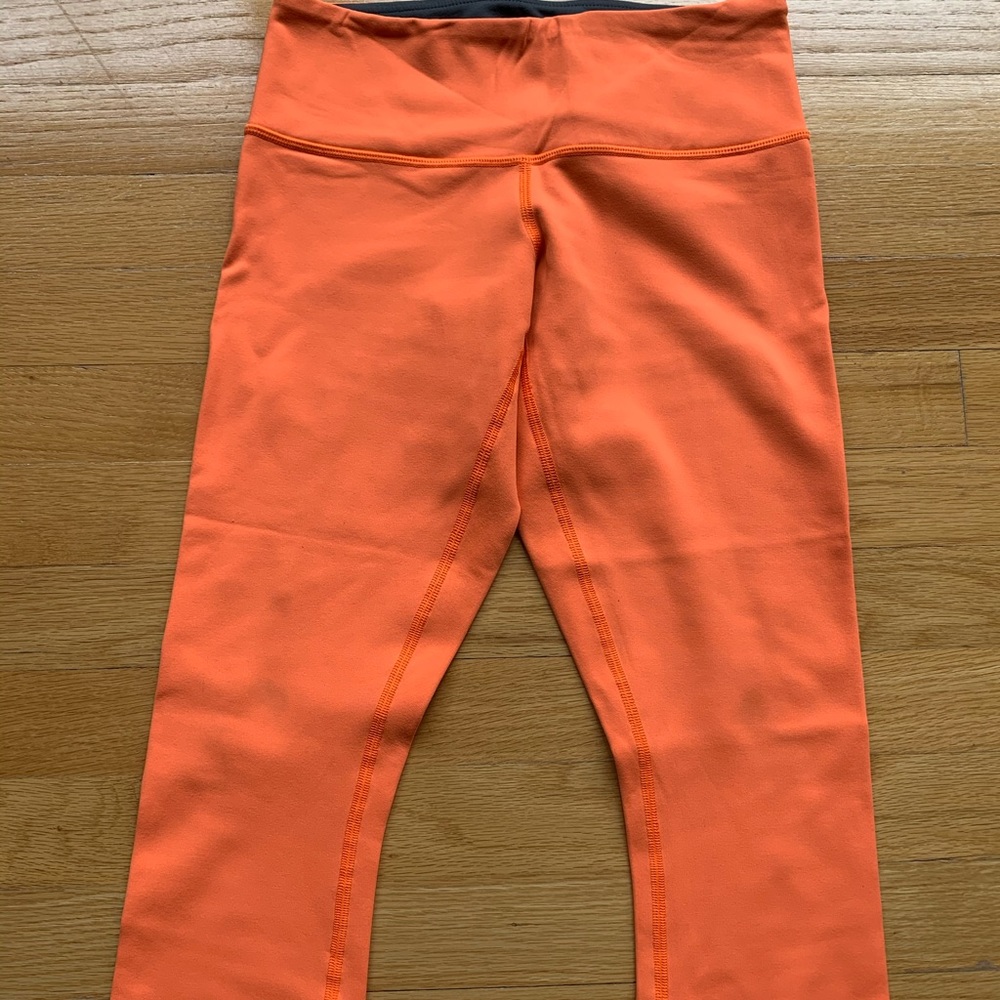 Lululemon reversible crop